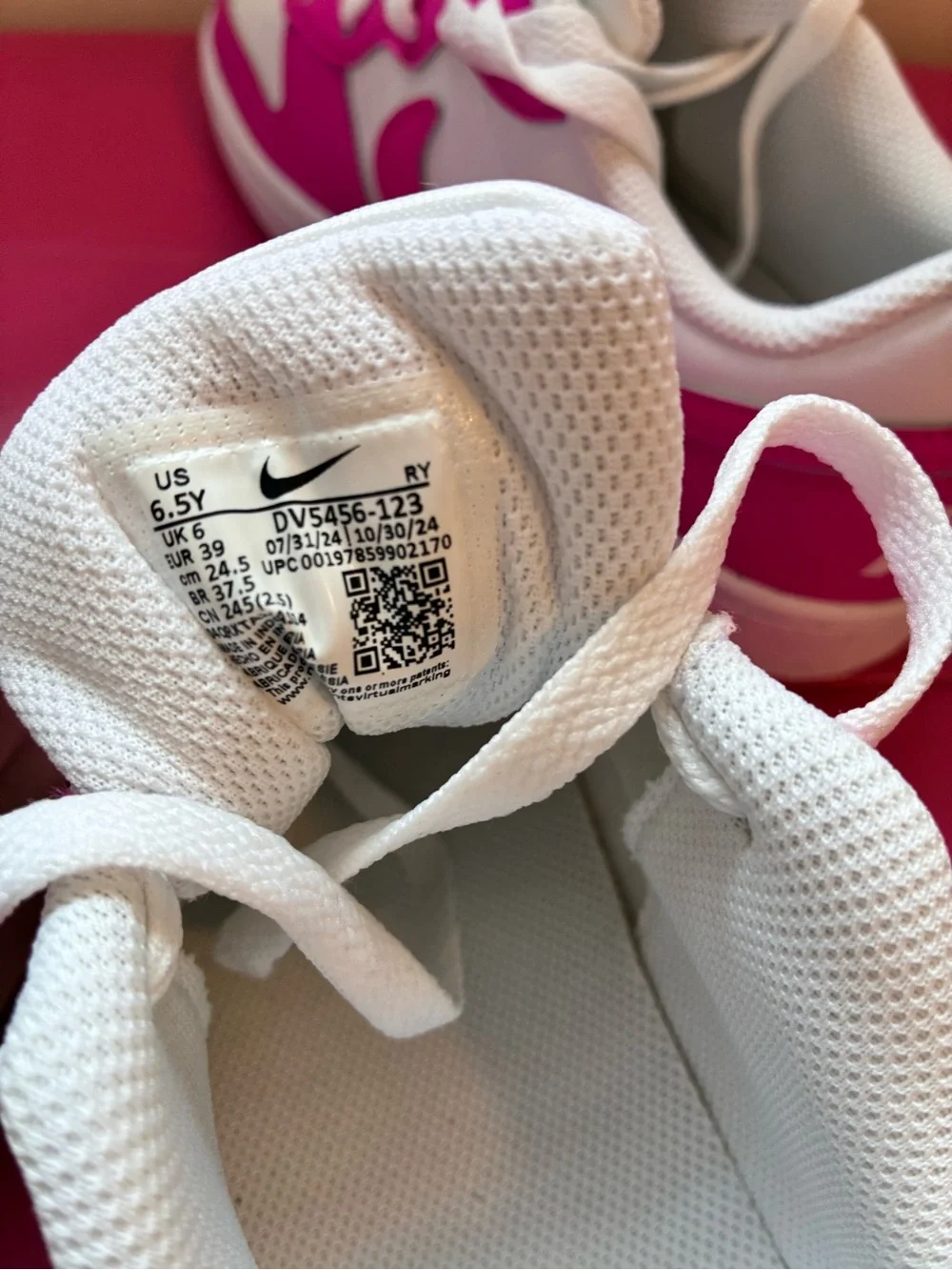 Nike kids toe clean